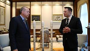 Elon Musk Külliye'ye onlarla geldi