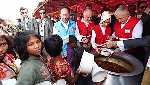Diyanet İşleri Başkanı Erbaş, Arakanlı Müslümanlarla buluştu