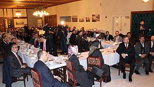 Başkan Erbaş, Müslüman kanaat önderleri ile bir araya geldi