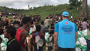 TDV Arakanlı Müslümanların elinden tutuyor