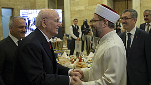 Başkan Erbaş,TBMM Başkanı Kahraman'ın verdiği iftara katıldı