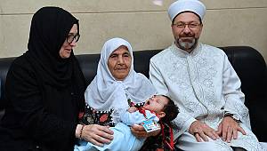 Başkan Erbaş, en yaşlı ve en küçük hacı adayı ile buluştu