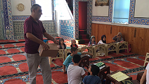 Gelibolu'da yaz kursu öğrencileri dondurma keyfi