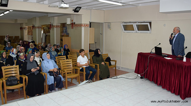Kur'an Kursu öğreticilerine Eğitim Semineri