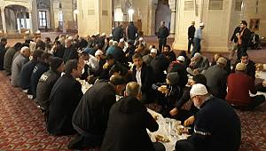 Seyhan’da Sabah Namazı Cemaatine Kahvaltı Desteği