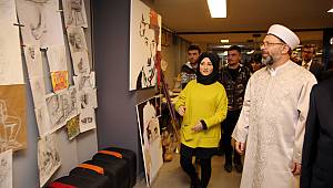 Başkan Erbaş, Gençlik Merkezi’ni ziyaret etti