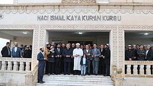 Erbaş gençlerle sabah namazı kıldı