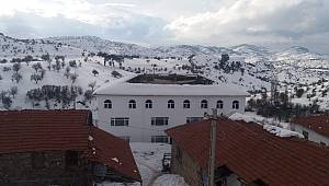 Kızılcahamam’da cami çatısı çöktü