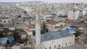 Roketlerin hedefi olan cami ibadete açılıyor