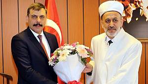 Çorum İl Müftüsü Muharrem Biçer, görevine başladı