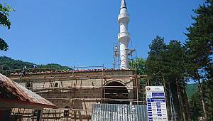 Asırlık cami açılmak için gün sayıyor