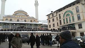 Bitlisli kanaat önderi Çevik, toprağa verildi