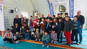 Şarköy’de camiye koşan tüm çocuklar ödüllendirildi