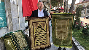 Geyikli Belediyesi ilk namazda seccade hediye etti