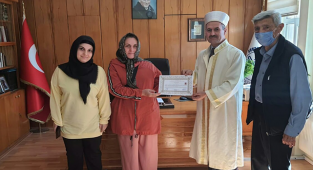 Gürcistan vatandaşı  Irma Gogıa, Müslüman oldu