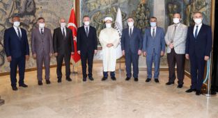Başkan Erbaş, Gaziantep Valiliği'ni ziyaret etti