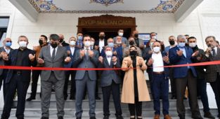 Sancaktepe’de Eyüp Sultan Camii ibadete açıldı.