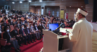 ERBAŞ “İnsanoğlu, teknolojiye rağmen huzura kavuşamadı”
