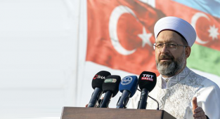 Erbaş, Karabağ Zaferi’nin yıldönümünü kutladı