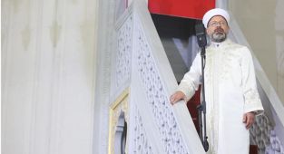 Erbaş;Dinen Haram Olan Sigarayı Bırakalım.