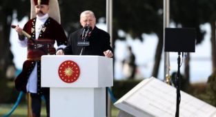 18 Mart Çanakkale Şehitlerini Anma Günü törene katıldı.