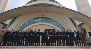 Ayşe Hatun Camii ibadete açıldı