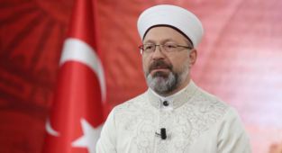 Başkan Erbaş’tan Mehmetçiğe destek mesajı