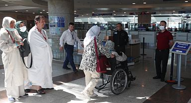İki Yıl Aradan Sonra İlk Umre