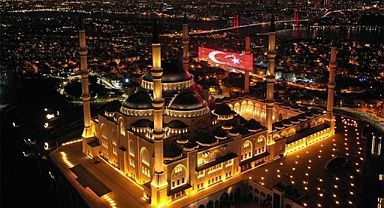 90 bin camide salâlar yankılandı