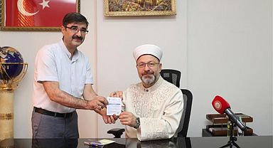 Erbaş, kurbanını Türkiye Diyanet Vakfı’na bağışladı