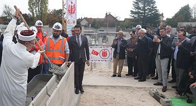 Fransa'da Temel Atma Töreni