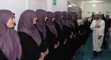 Erbaş,Tokat’ta Kur’an Kurslarını Ziyaret Etti