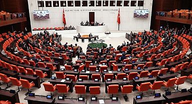 Sözleşmeliye kadro TBMM'den geçerek yasalaştı