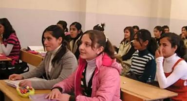 Kız okulları için kampanya başlatıldı! İmza yağıyor