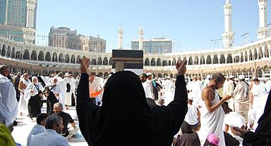 Kabe'de gözyaşları içinde Filistin'e dua edildi