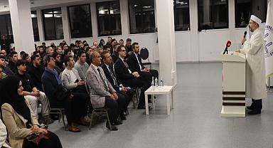 Erbaş, Fransa’da gençlerle buluştu