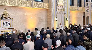 90 bin camide şehitler ve mazlumlar için dualar edildi
