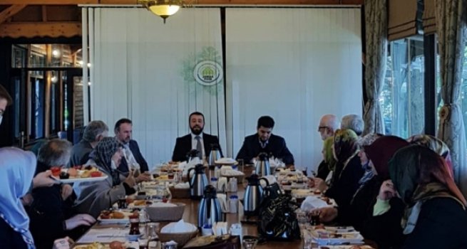 Adapazarı'nda asırlık çınarlar kahvaltıda buluştu