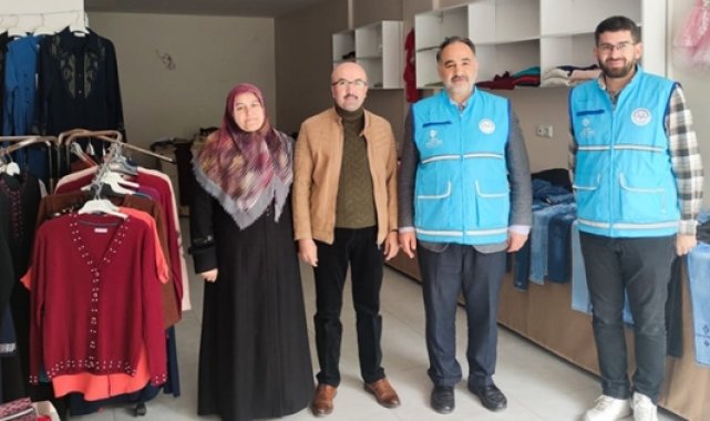 Akhisar'da 'Hayır Çarşısı' kuruldu