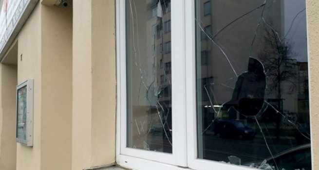 Almanya'da camiye çirkin saldırı