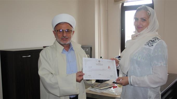 Ukraynalı Kateryna İslam’ı seçti.