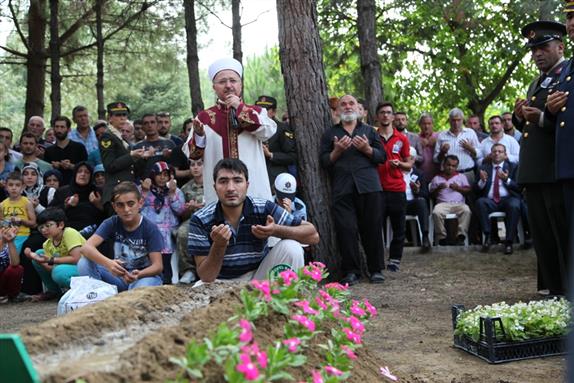 İnegöl Şehidini  Dualarla Uğurladı.