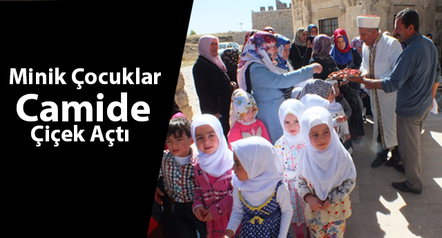 Minik Çocuklar Camide Çiçek Açtı