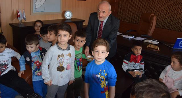 Minik Öğrencilerden Müftü ORAL'a  ziyaret