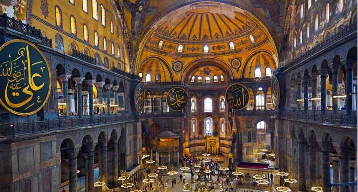 80 yıl sonra ilk cuma namazı kılındı