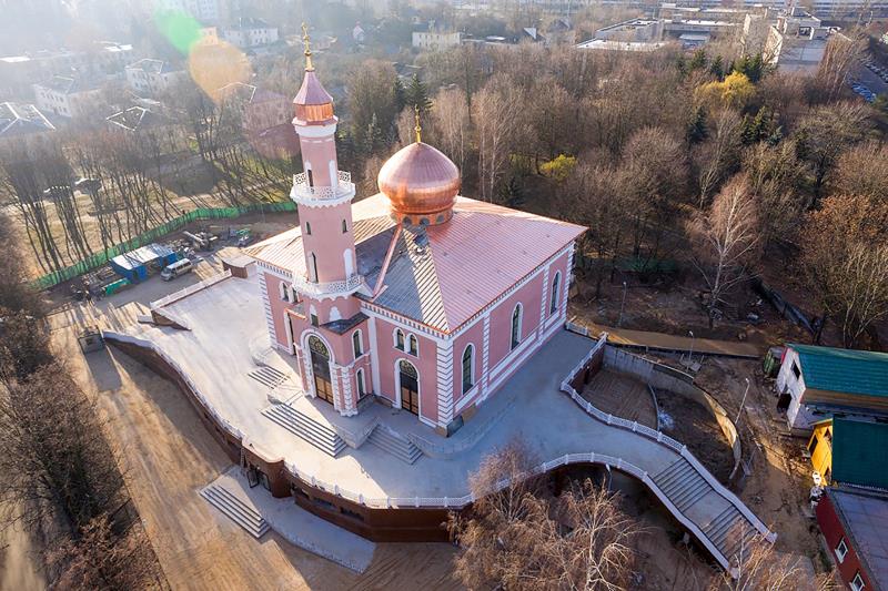 Diyanet’in yeniden inşa ettiği Minsk Camii ibadete açılıyor