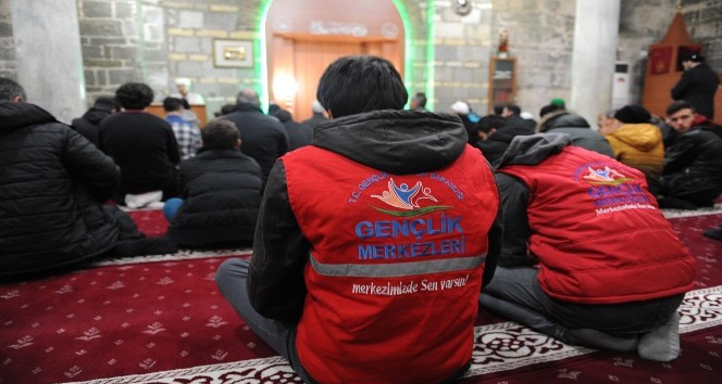 Trabzon’da gençler sabah namazında buluştular