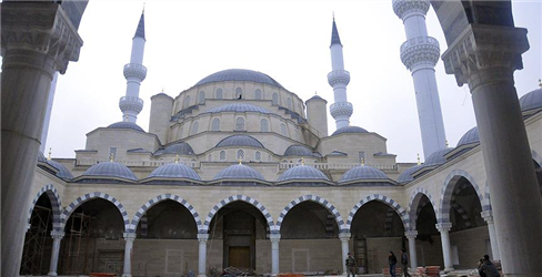 Orta Asya'nın En Büyük Camii Kırgızistan’da Yükseliyor