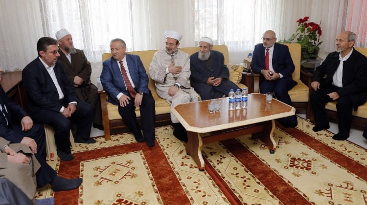 Görmez’den şehit kaymakamın evine ziyaret