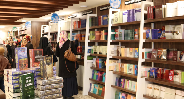 Hz. Hafsa Kur’an Kursu Öğrencileri T.D.V. Van Kitapevini Ziyaret Etti.